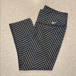 Nike capri leggings